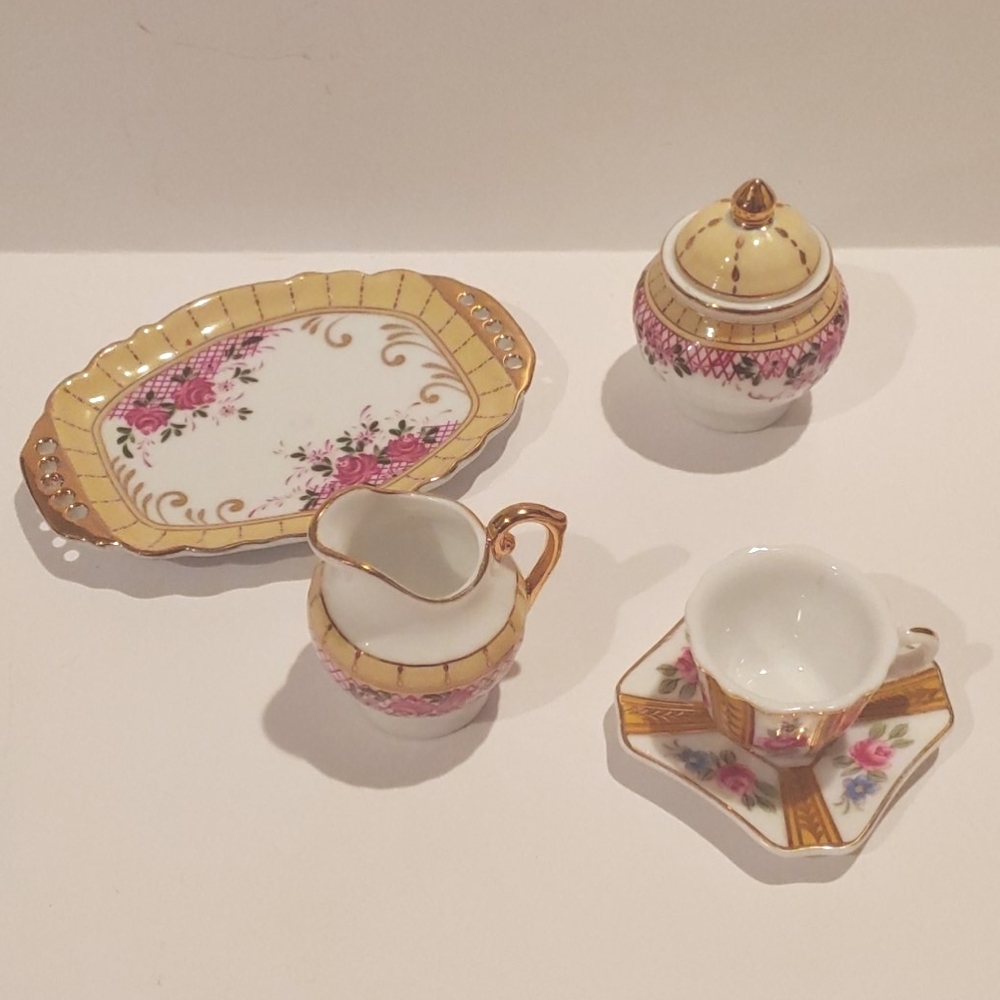 Vintage miniature rose tea set heirloom Dynasty